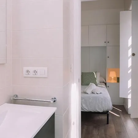 Brillo De Desde La Ventana By 公寓